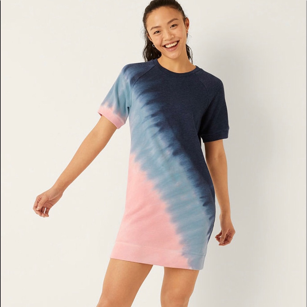 🩵NWT VS PINK SHORT SLEEVE SWEATSHIRT DRESS🩵